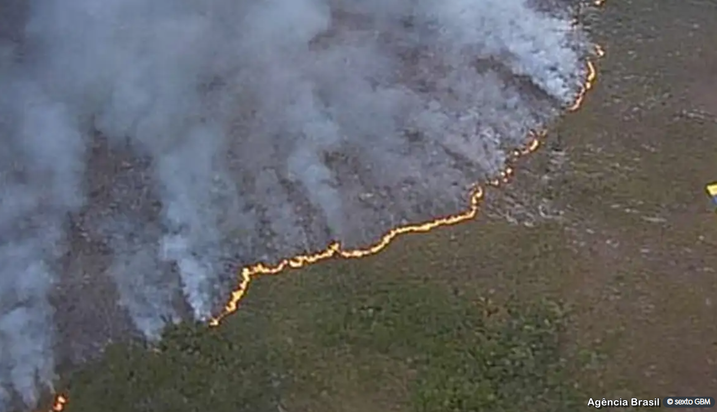 Incêndio atinge Parque Nacional do Monte Pascoal