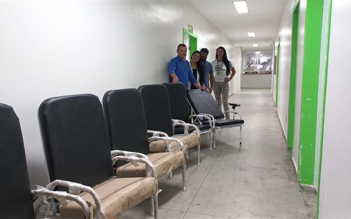 Novos mobiliários são entregues ao Hospital Regional de Eunápolis