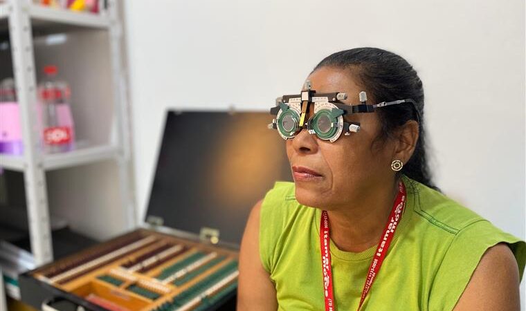 Prefeitura de Eunápolis atende em média 160 moradores em mutirões oftalmológicos nesta semana